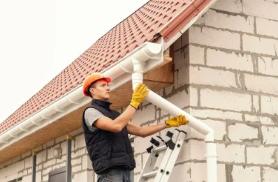 Pose et remplacement de gouttières à Arette